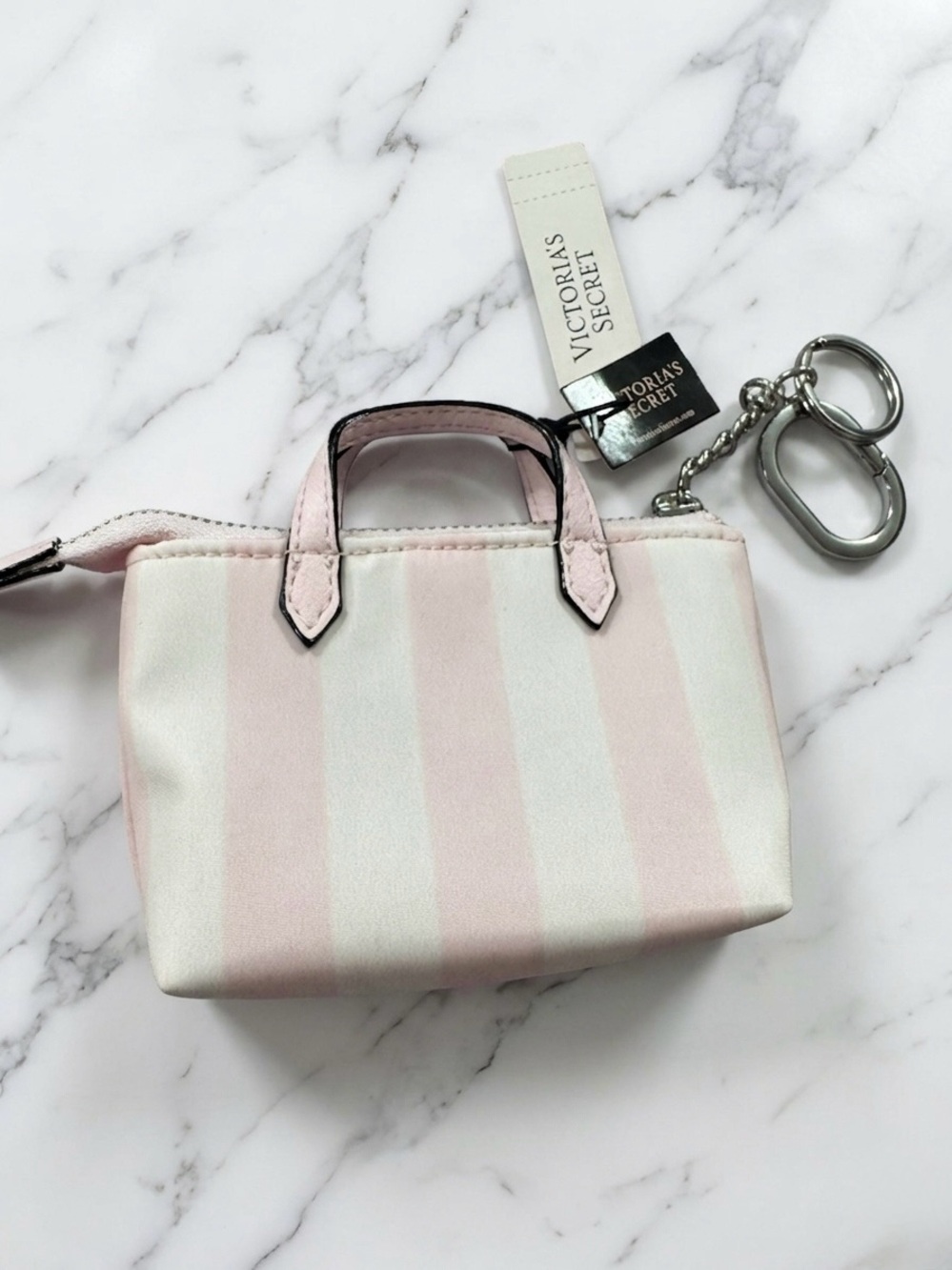 VICTORIA'S SECRET
Micro Travel Tote Bag Charm - Picture 3 of 4